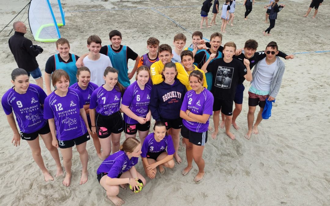 Les -15 et -18 au tournoi de beach de Loctudy
